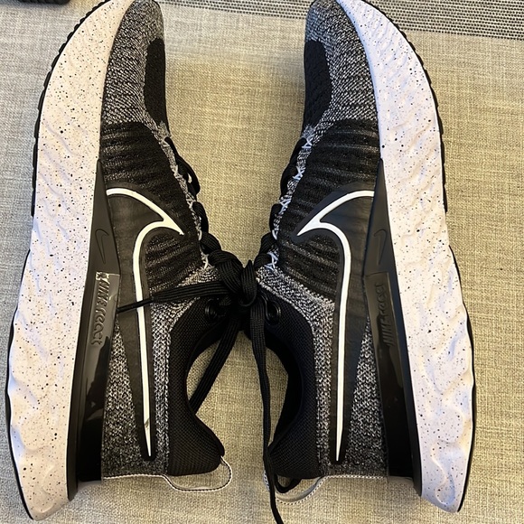 Nike React Infinity Run Flyknit - Picture 9 of 16